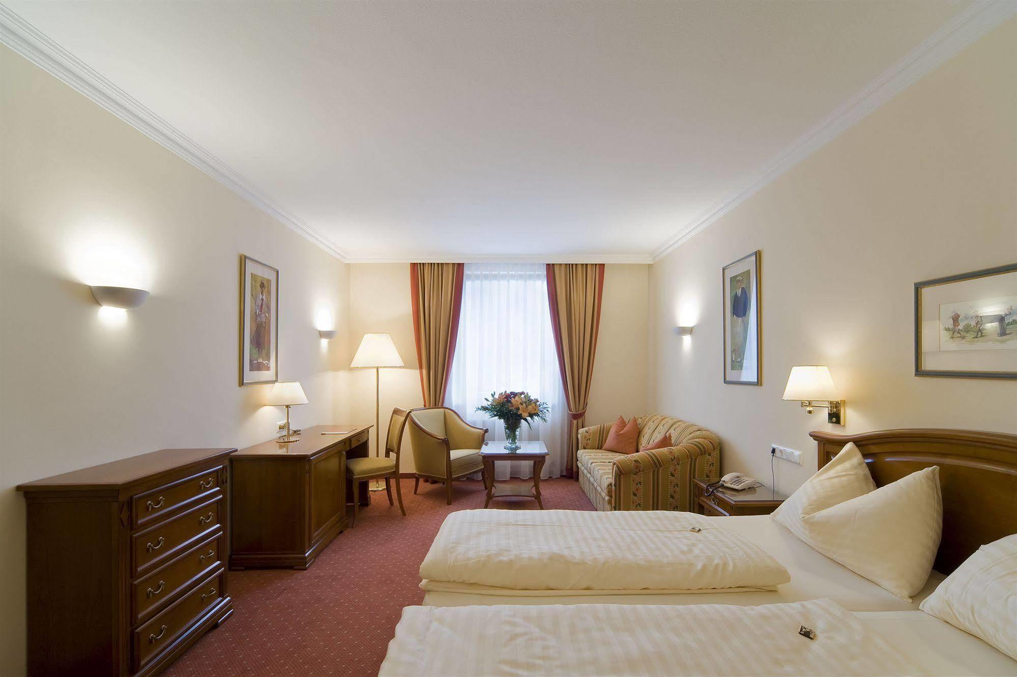 Vergeiner'S Hotel Traube Lienz Ngoại thất bức ảnh